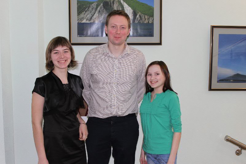 Мэтью Уэбб, Бею Евгения и Булдакова Екатерина на встрече в Байкальском музее 2 марта 2013 г.